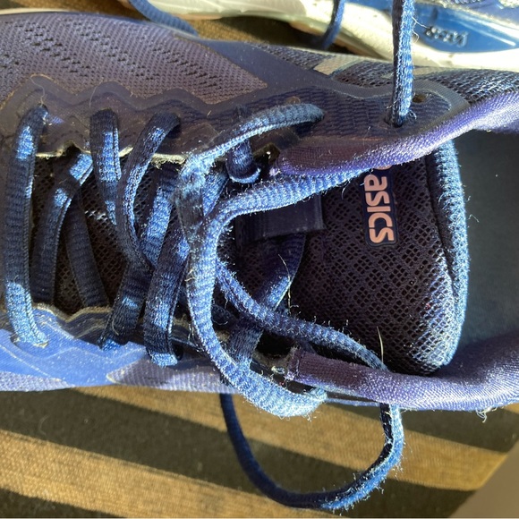 ASICS women’s size 3 running shoes - Picture 10 of 11